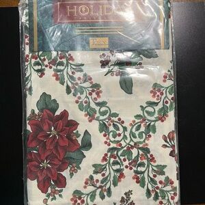 Vintage New Tobin Christmas Botanical TableCloth 52”x52”